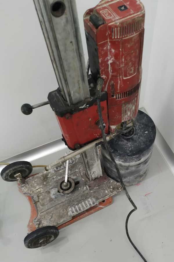 Perfuratriz de concreto para locaão - equipamento profissional revisado