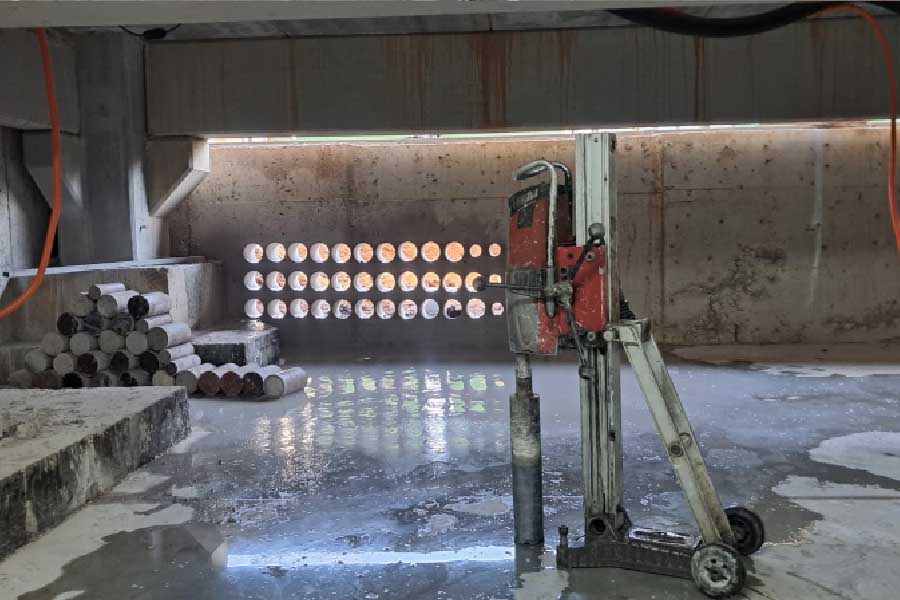 Equipamento profissional para perfuraçes em concreto e rocha